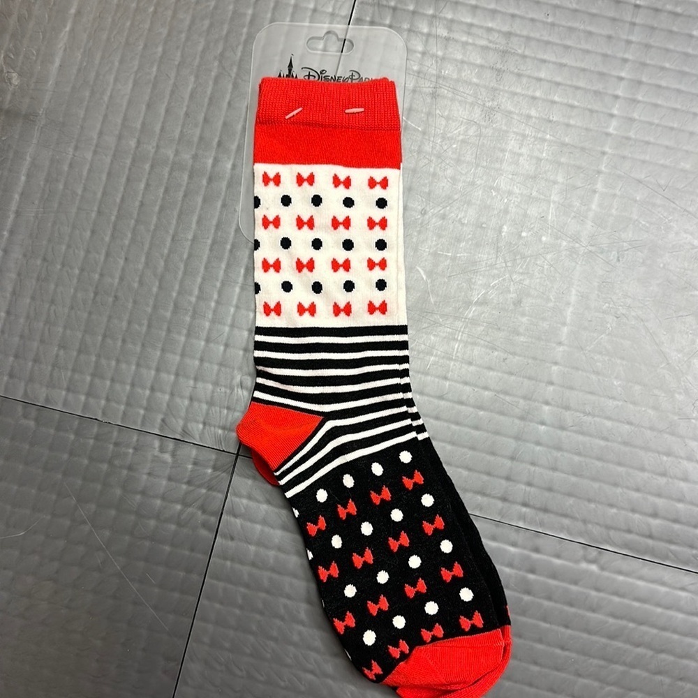 DISNEY PARKS MINNIE MOUSE WOMENS SOCKS ONE SIZE